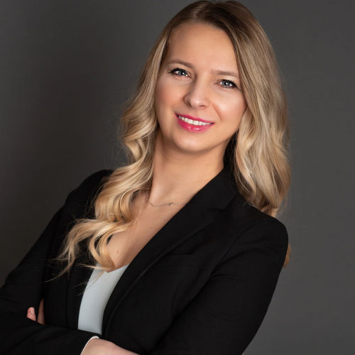 Anna Urbaniak- counselor USA